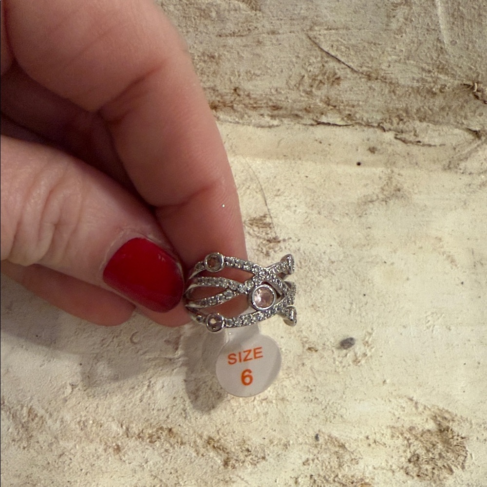 Size 6 Bomb Party Ring- no bag